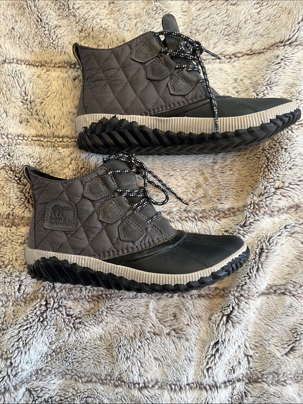 Sorel Out N About Plus Quilted Lace-Up Waterproof  duck Boot - Gray/Black